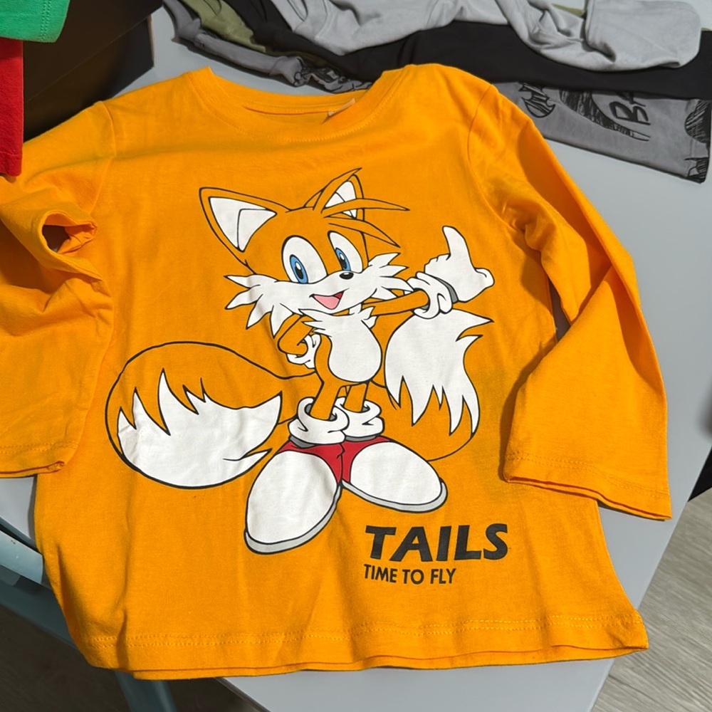 Sonic Tails shirt